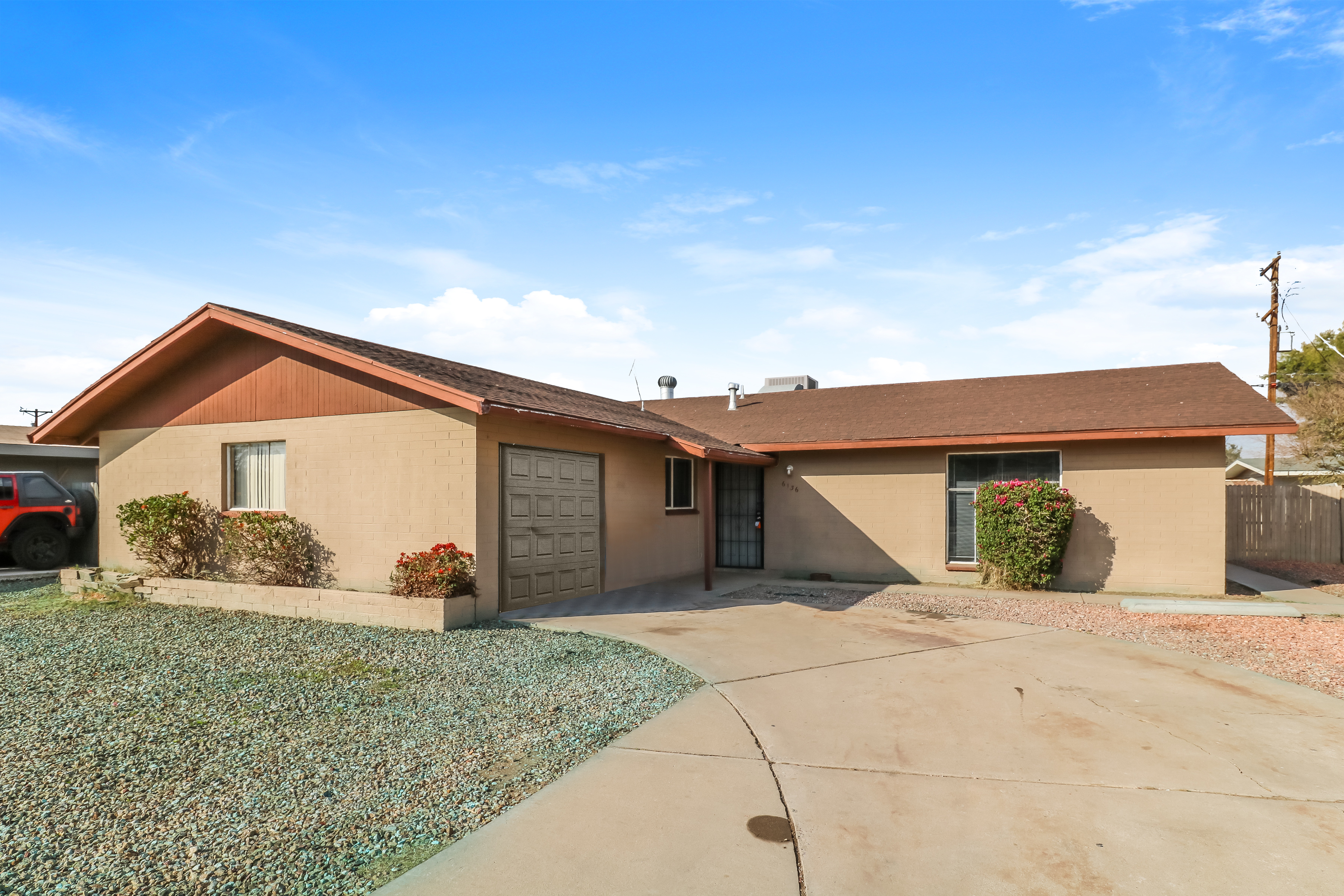 6136 W Clarendon Ave Phoenix, AZ 85033